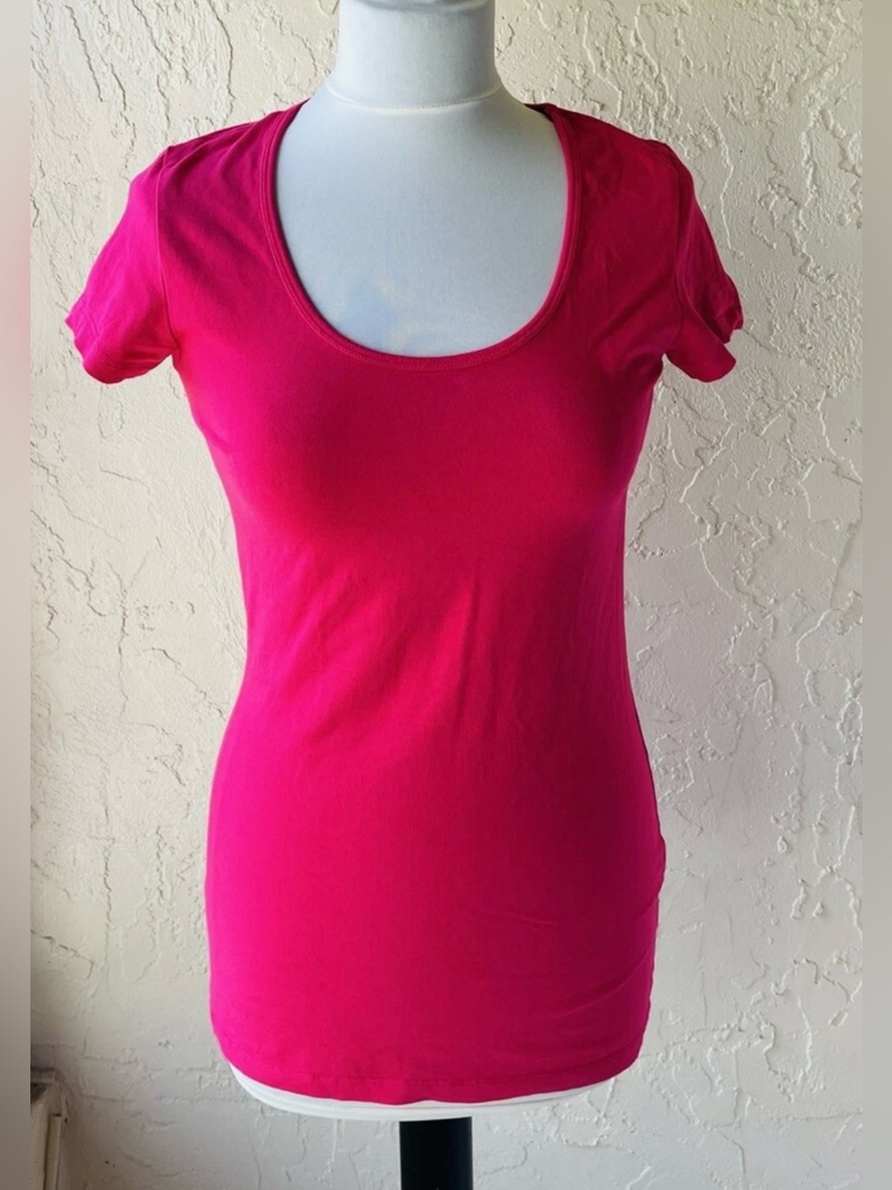 Only Women Tee Shirt L Pink Short Sleeves Stretch Barbiecore Casual Vibrant